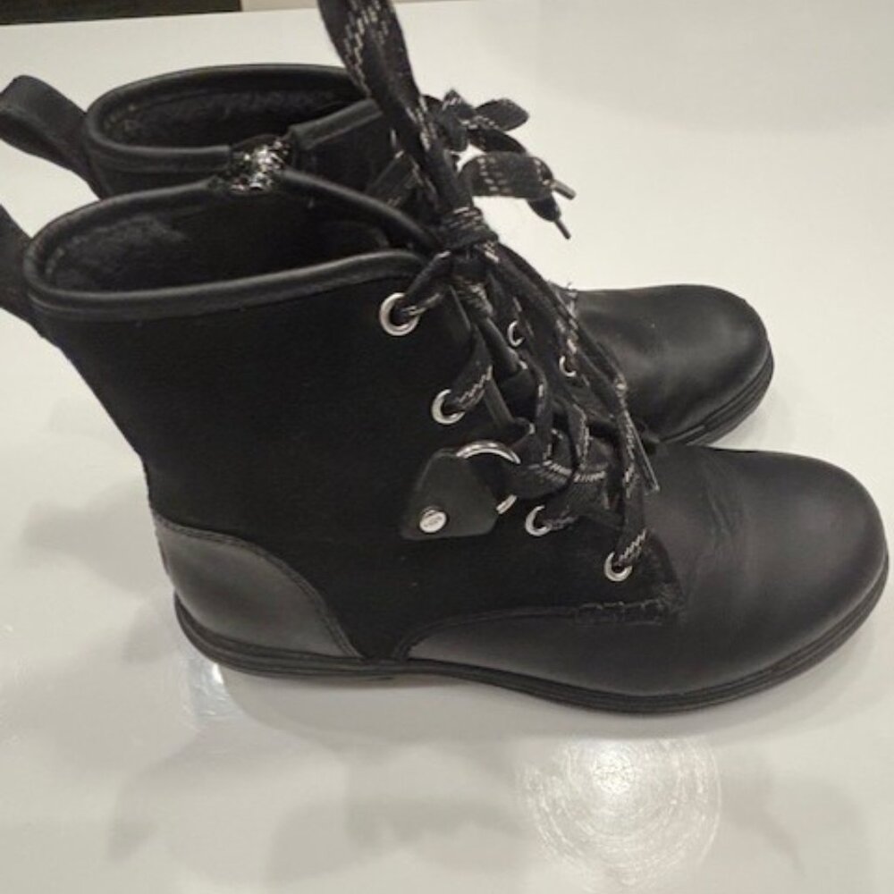 UGG Hapsburg Hiker Waterproof Boot Women’s size 7